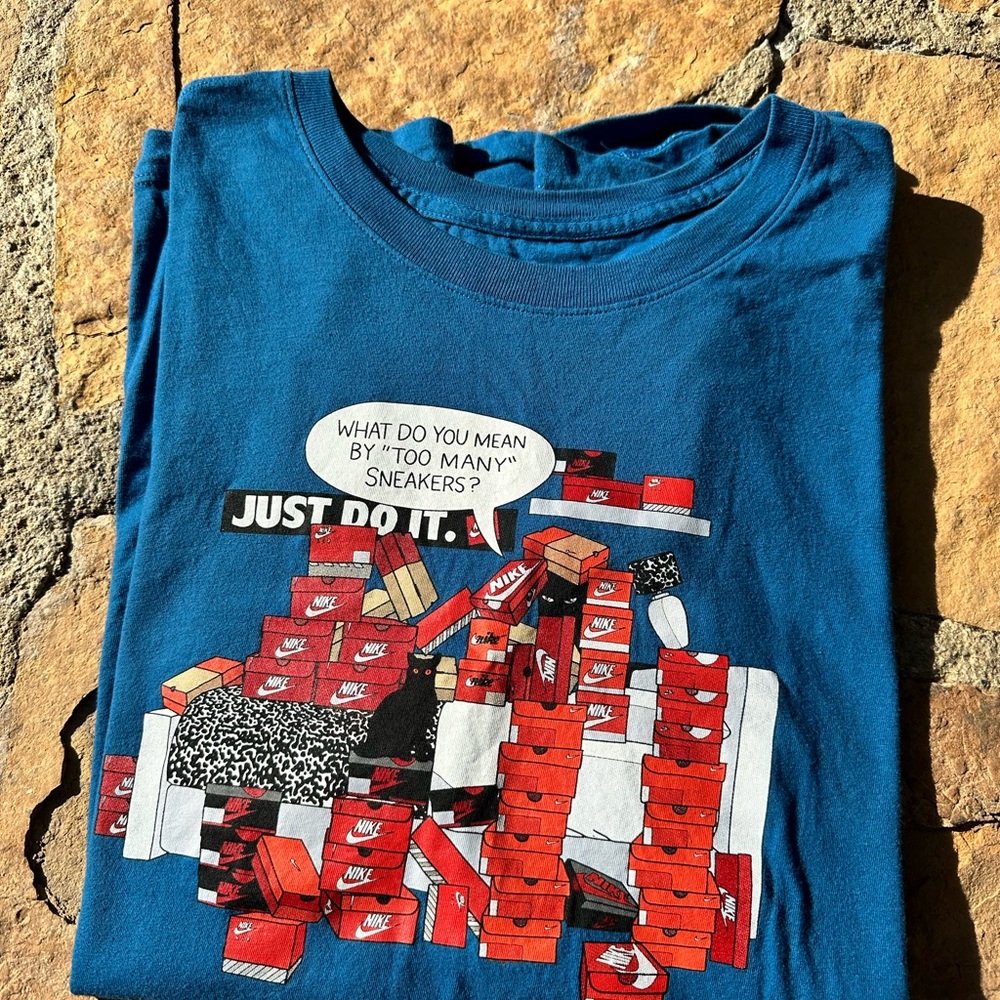 Nike Blue Tshirt ‘what do you mean by too many sneakers?’ Mens Size XL